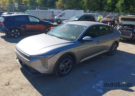 2025 Kia K4 Lxs из США, поврежденный, VIN 3KPFT4DEXSE028882